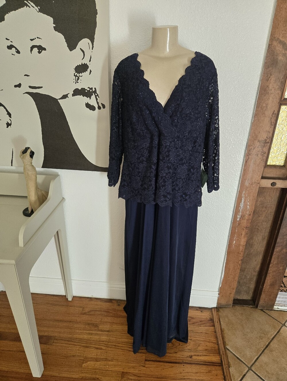 NWT Womens ONYX Nite Navy Lace V-Neck Evening Dress Size 20W
